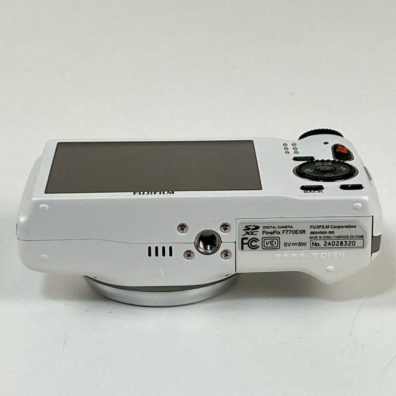  富士フィルム デジタルカメラ FinePix F 770 EXR 25 mmWIDE 20 xZOOM ホワイト コンパクトカメラ(フィルム) フィルムカメラ