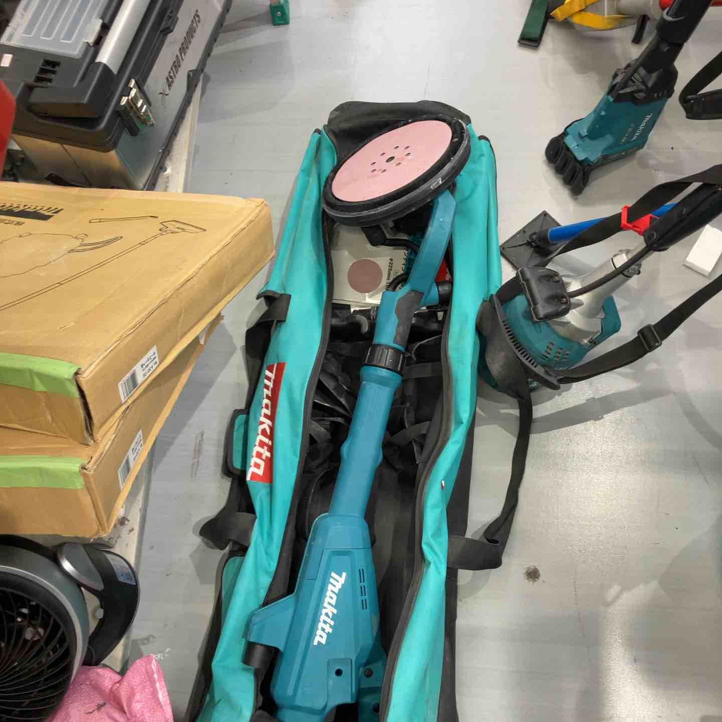 ☆マキタ(makita) ドライウォールサンダ SL801DZ【戸田店】 - メルカリ