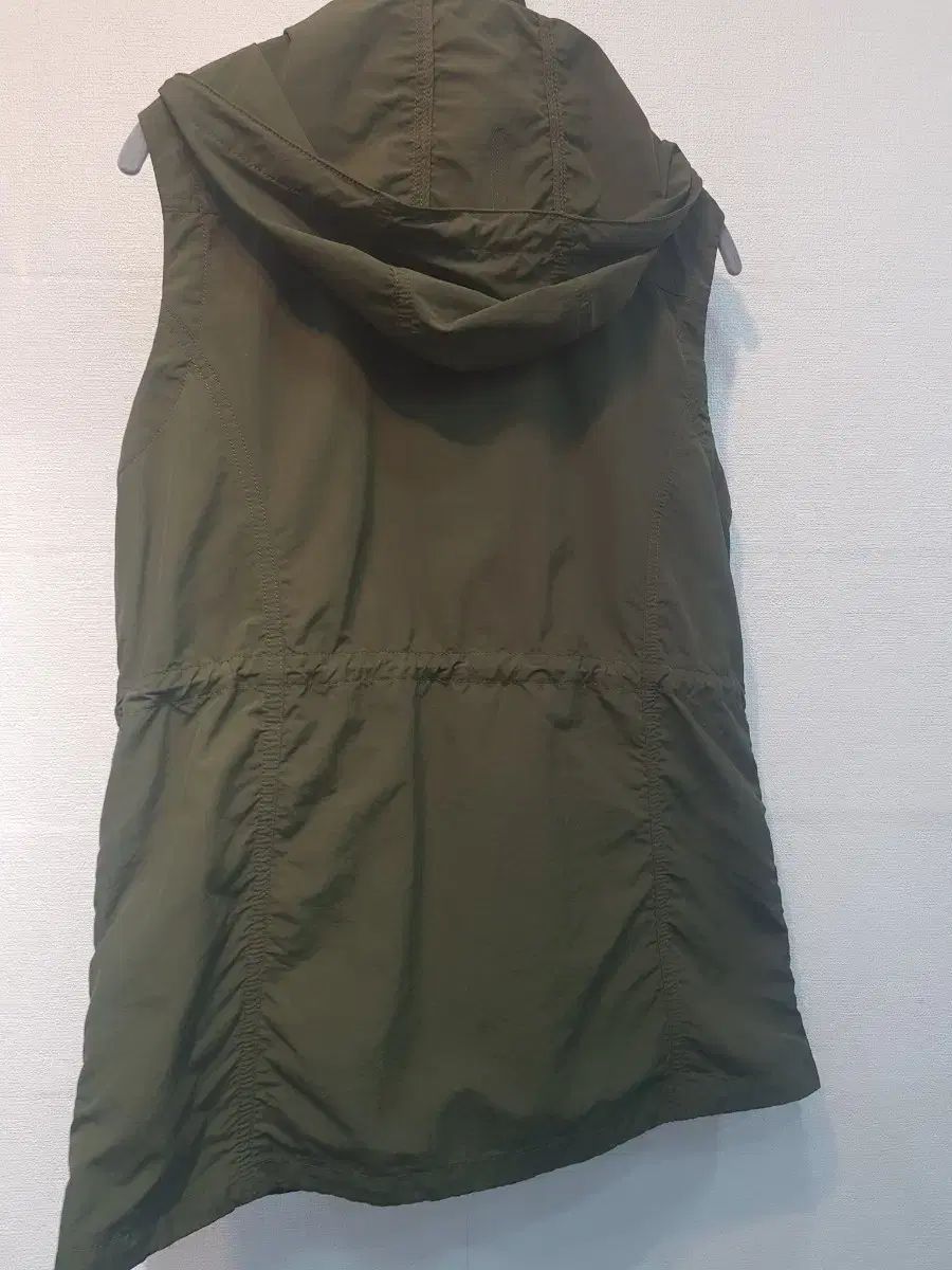 ノースフェイス フード ウィンドブレーカー ベスト カーキ