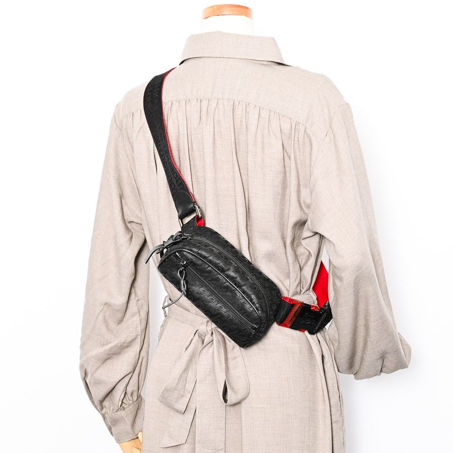 ボディバッグ ブラスタークロスボディバッグ