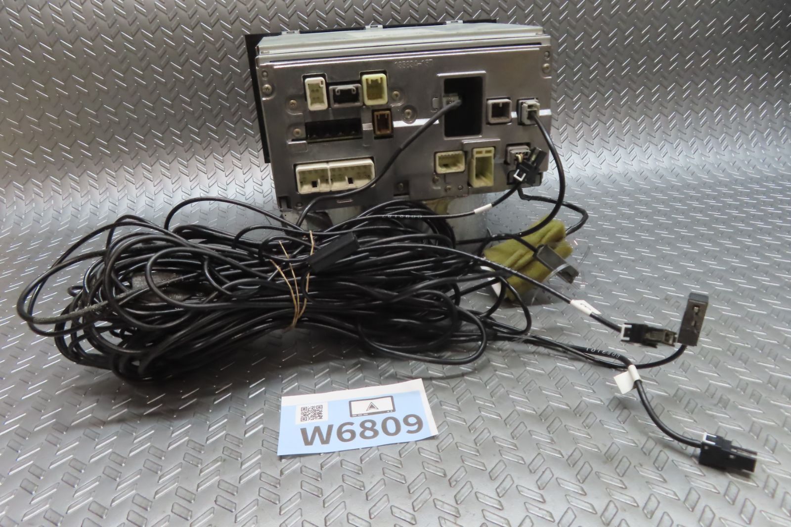 2020年 完動品保証付 W6809 トヨタ純正 SDナビ NSZT-W64 TV地デジフルセグ内蔵 Bluetooth内蔵 TV視聴OK ロック解除済