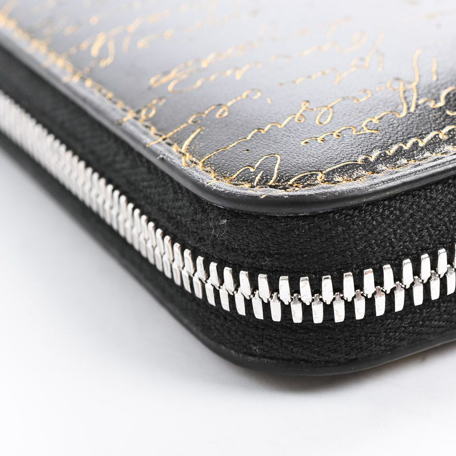 長財布 ラウンドファスナー