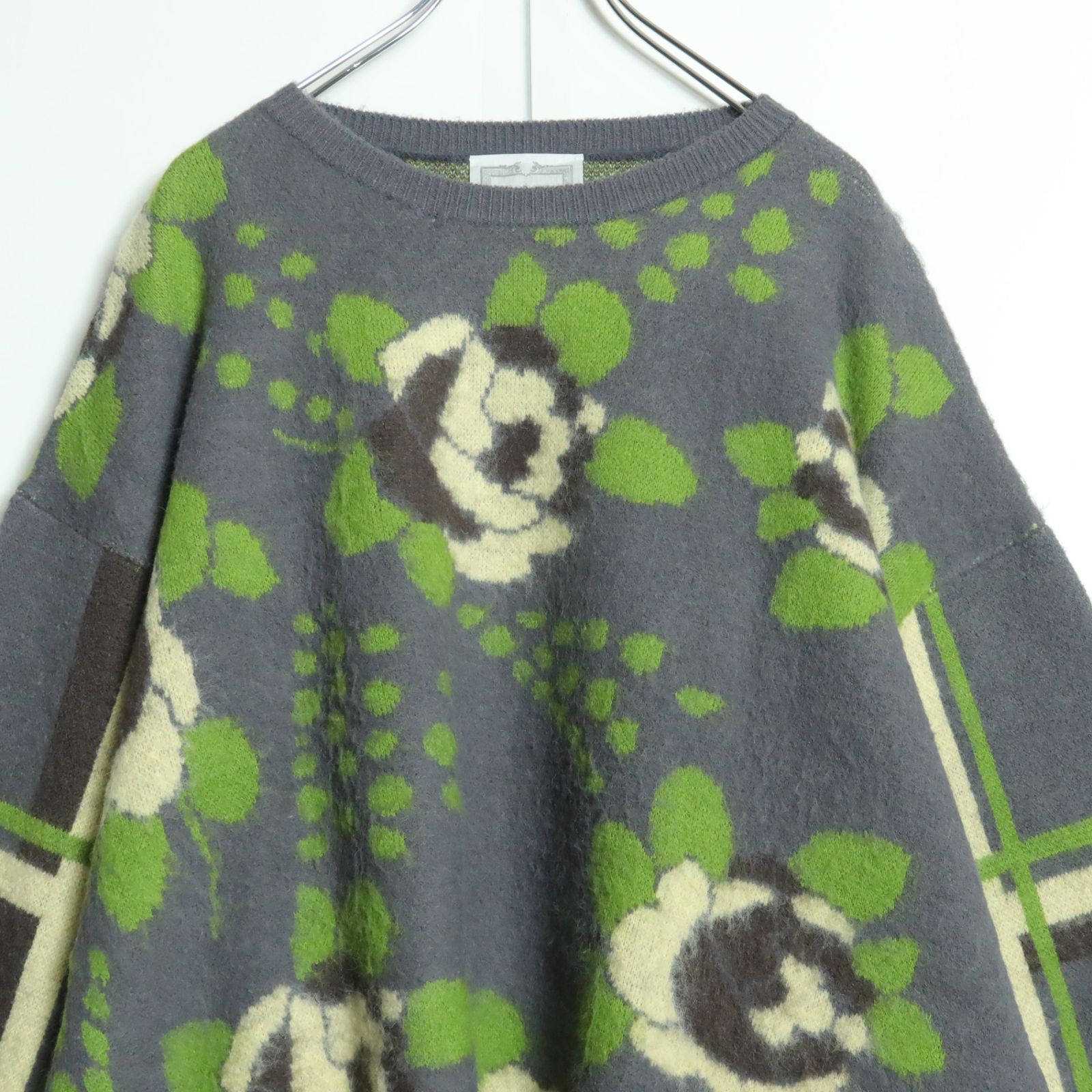 ビアズリー⭐️お花付ニット BEARDSLEY（ビアズリー）の「裾花刺繍ニット（ニット/セーター）」 - WEAR