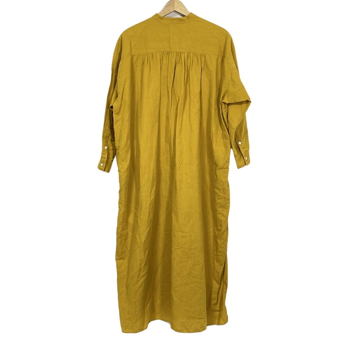 NE QUITTEZ PAS ヌキテパ ワンピース レディース - ダークイエロー Vネック 七分袖 マキシ丈