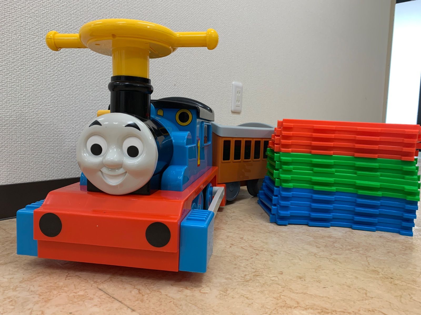 きかんしゃトーマス トレインセット 乗り物 貨車付 丸の字レール 可動品 C942