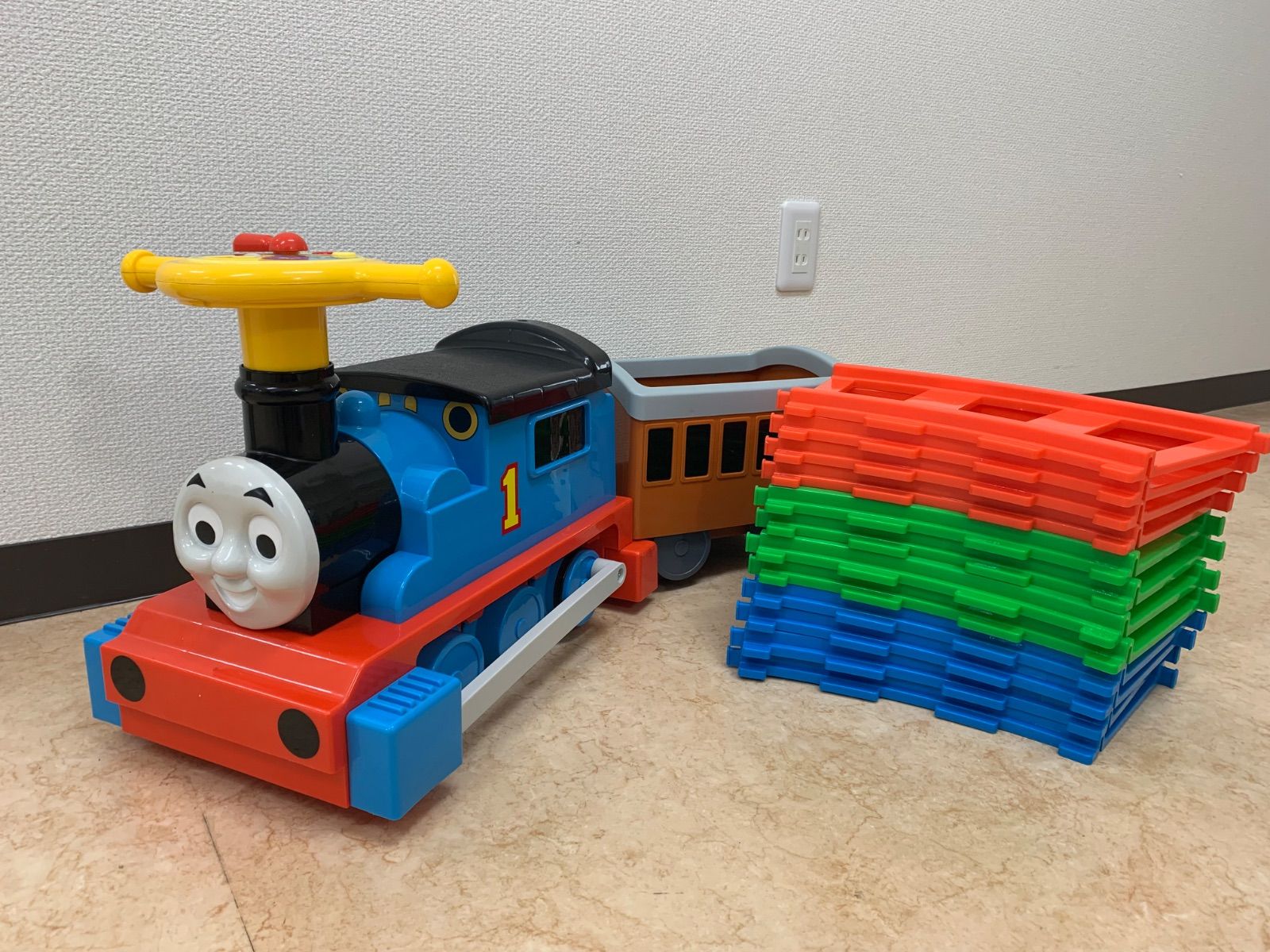 きかんしゃトーマス トレインセット 乗り物 貨車付 丸の字レール 可動品 C942