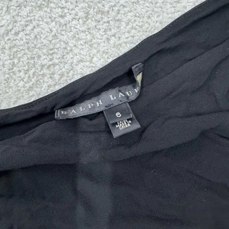 片方オフショルダー