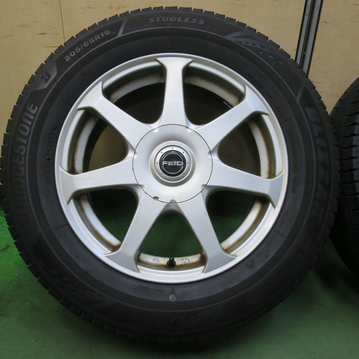 バリ溝 21年 9分 スタッドレス 205 65 R 16 ブリヂストン ブリザック VRX 3 FEID フェイド 16インチ PCD 100 114 5 H マルチ 5103015イス