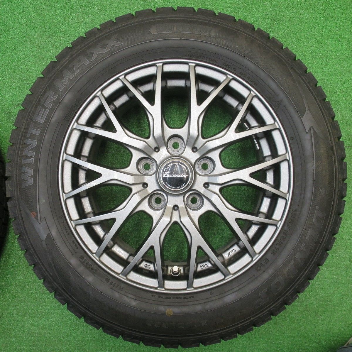 23年 キレイ スタッドレス 195 65 R 15 ダンロップ ウインターマックス WM 02 Exceeder エクシーダー 15インチ PCD 114 3 5 H ス