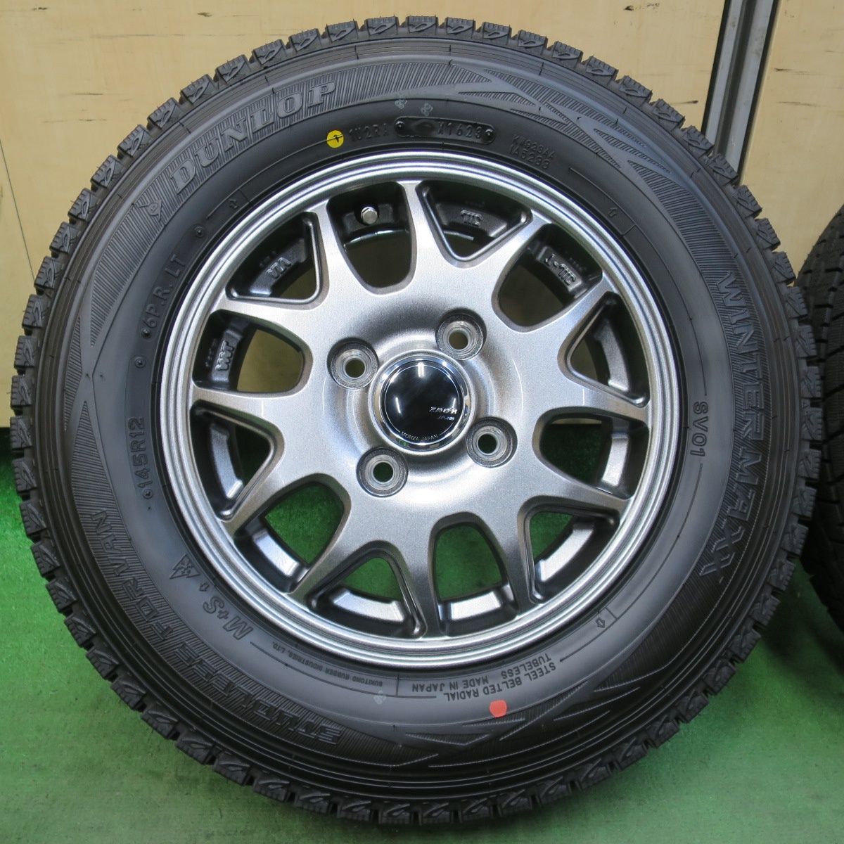 23年 キレイ スタッドレス 145 R 12 6 PR ダンロップ ウインターマックス SV 01 ZACK JP 205 MONZA ザック モンツァ 12インチ PCD 100 4 H 5103007イス