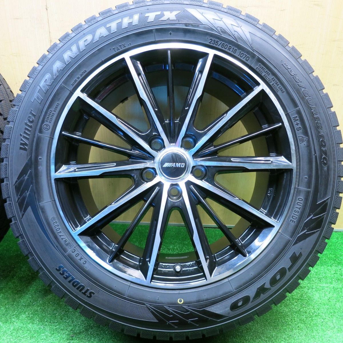バリ溝 23年 キレイ ほぼ10分 スタッドレス 235 60 R 18 トーヨー ウインター トランパス TX AMD 社外 アルミ 18インチ PCD 114 3 5 H ス