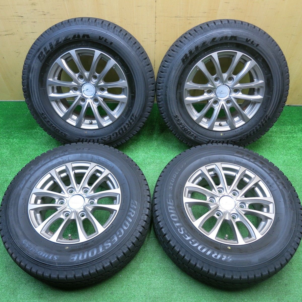 バリ溝 21年 キレイ 9分 スタッドレス 195 80 R 15 107 105 L ブリヂストン ブリザック VL 1 PRODITA HC プロディータ 15インチ PCD 139 7 6 H ス