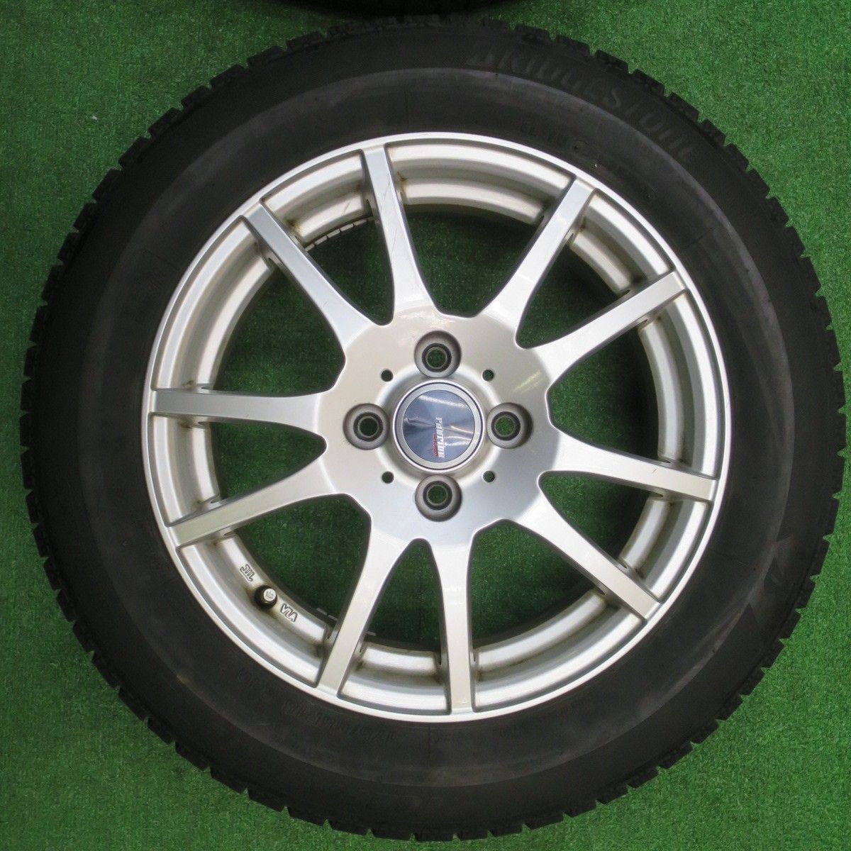 4本価格 スタッドレス 175 65 R 15 ブリヂストン アイスパートナー2 ravrion RM 01 ラブリオン 15インチ PCD 100 4 H ス