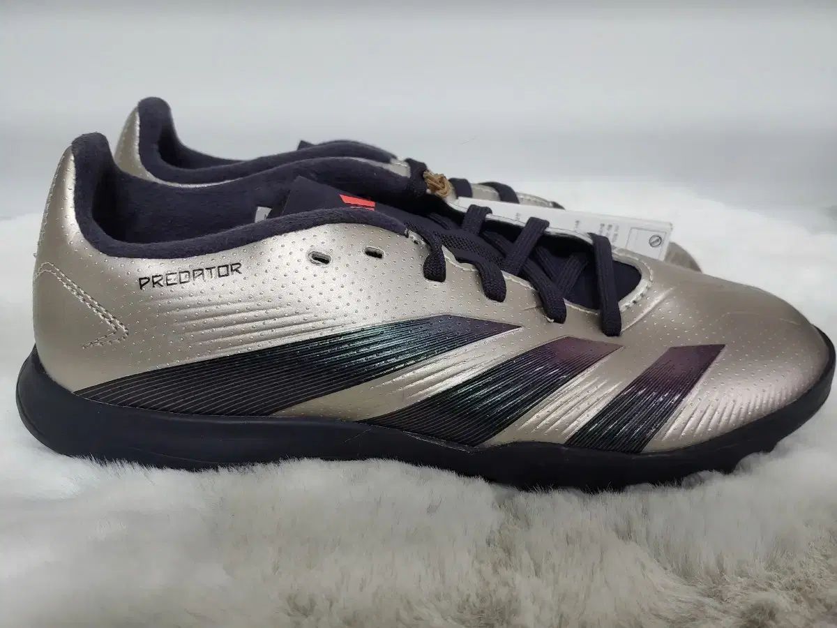 アディダス プレデター サッカーシューズ 230mm 新品