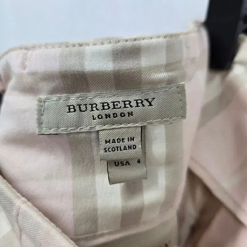 64 バーバリー レディース ミニスカート GULLKHAN_COM