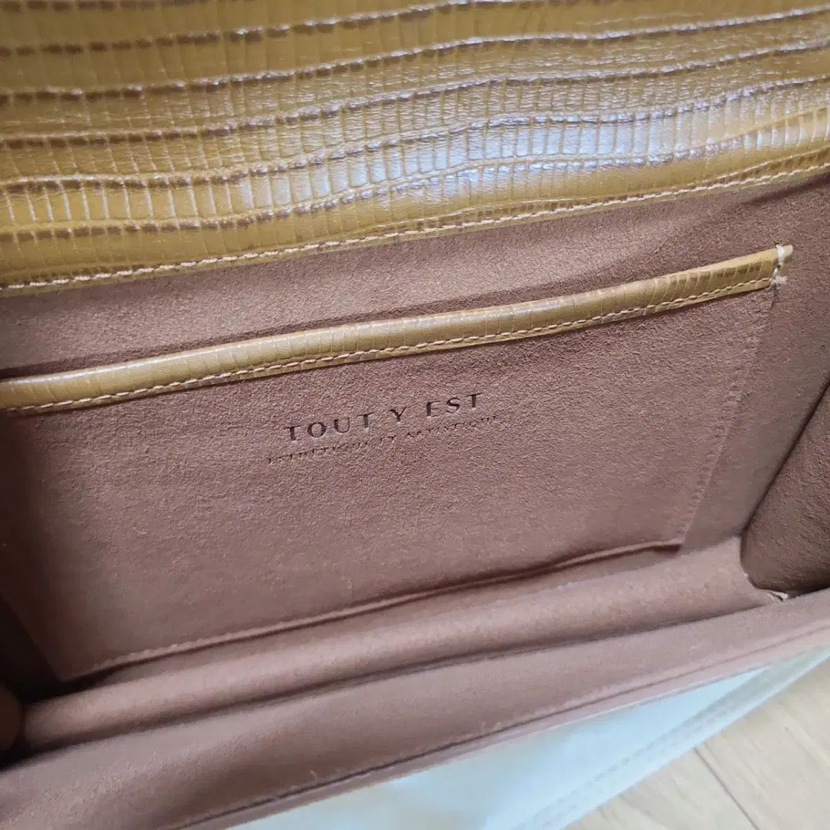 EST ポメルバッグ