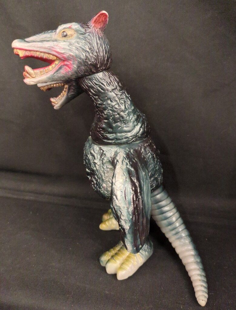 マスダヤ VINソフビ ネズバードン グレー成型 黒スプレー