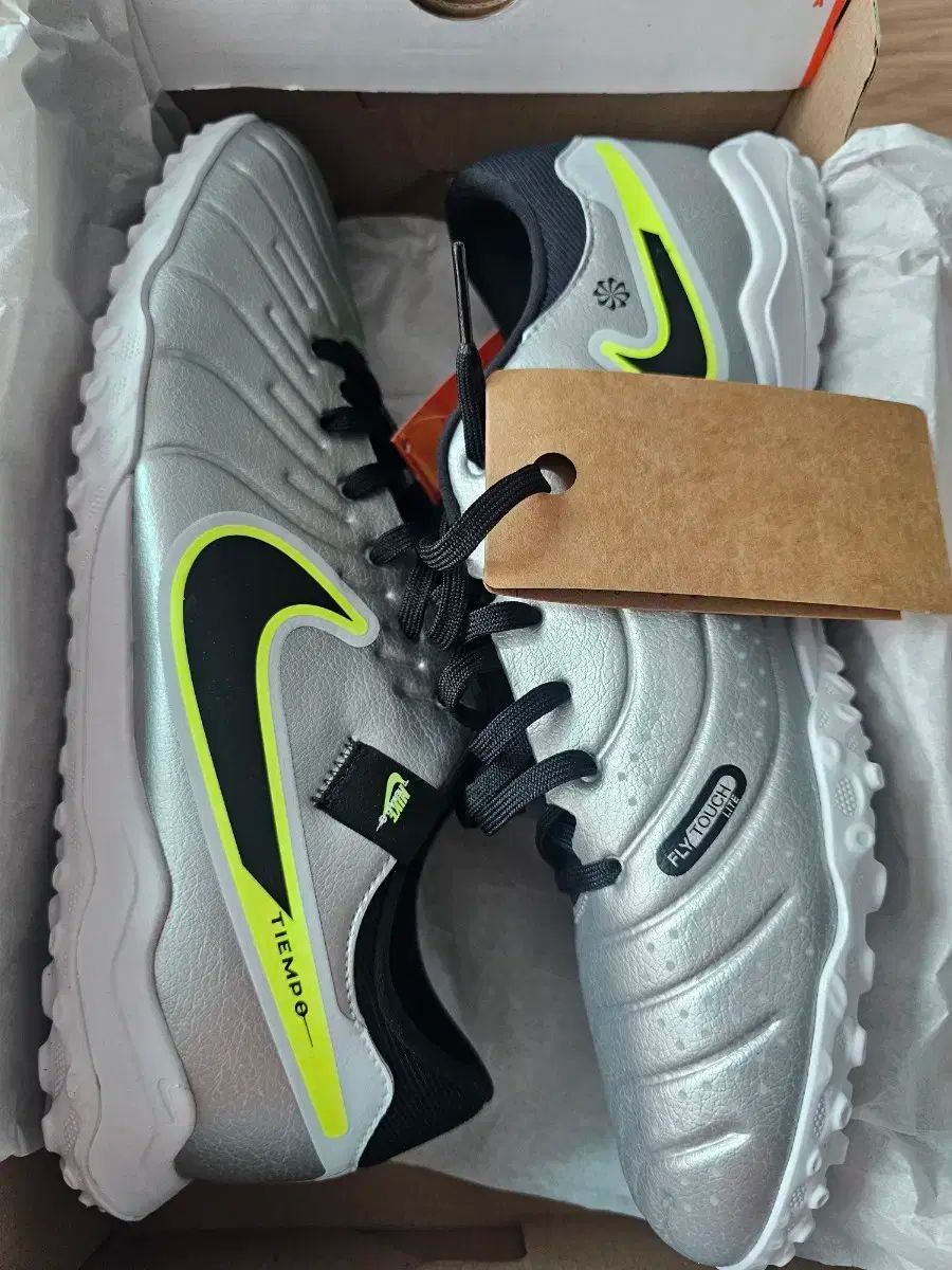 ナイキ ティエンポ レジェンド 10 TF アカデミー 280 サイズ