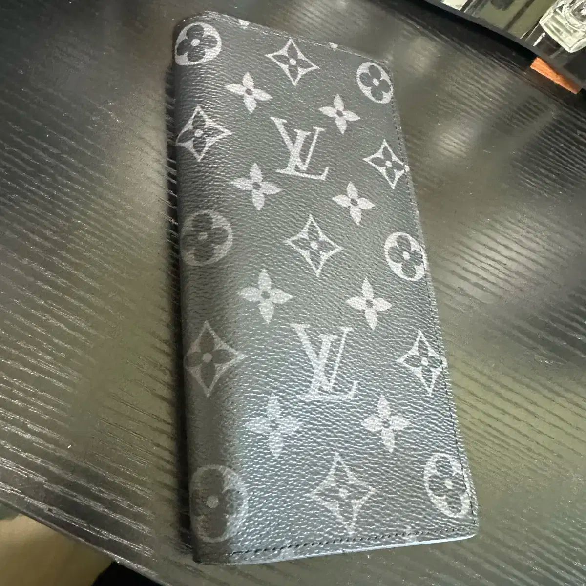 ルイヴィトン エクリプス モノグラム 財布