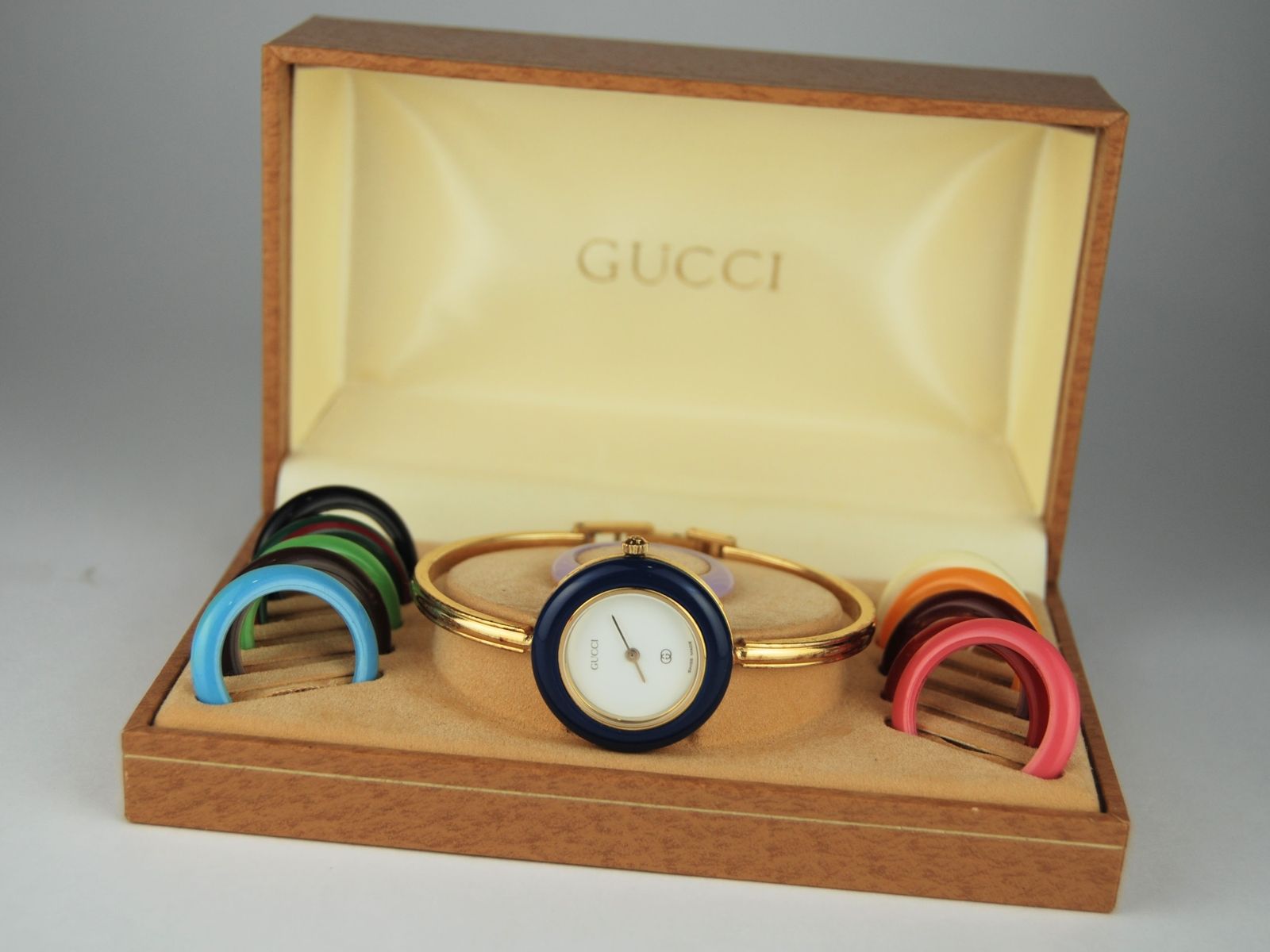 B不動 GUCCIグッチ チェンジベゼル バングルウォッチ 時計 1100L S