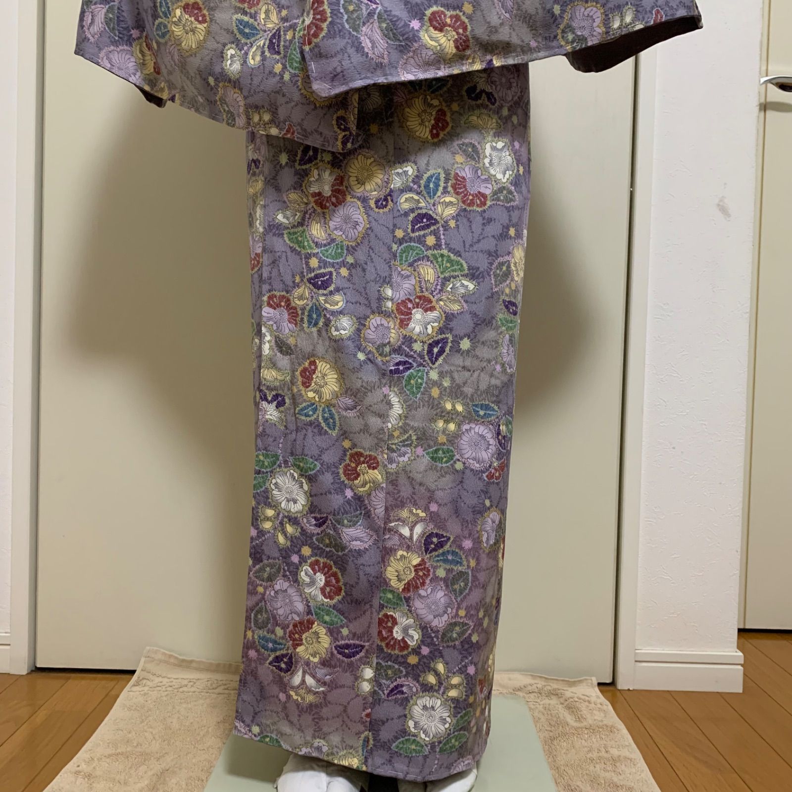 秋冬　しつけ付き　正絹　袷　着物　小紋　151cm　着物　紫　薄紫　アンティーク 秋冬 しつけ付き 正絹 袷 着物 小紋 151cm 着物 紫 薄紫 アンティーク