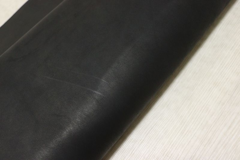 ブラック 180ds ヌメ革 牛革 バングラデシュ レザー 素上げ はぎれ 一枚革 レザークラフト 革 皮 本革 diy 生地 材料