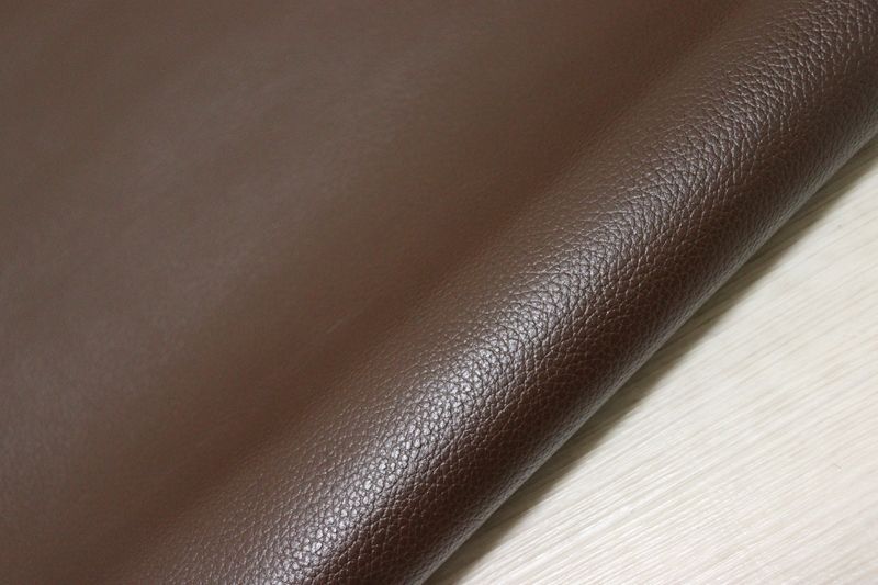 チョコブラウン 230ds クロム革 牛革 国産 レザー シボ型押し はぎれ 一枚革 レザークラフト 革 皮 本革 diy 生地 材料