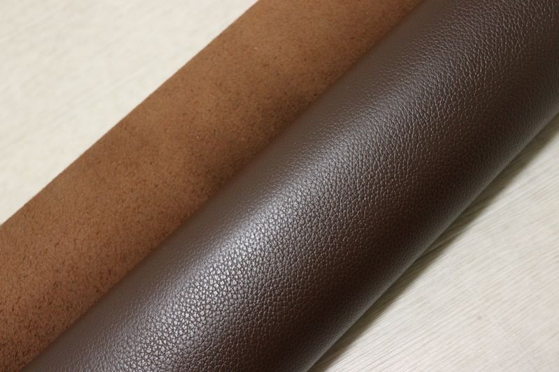 チョコブラウン 230ds クロム革 牛革 国産 レザー シボ型押し はぎれ 一枚革 レザークラフト 革 皮 本革 diy 生地 材料
