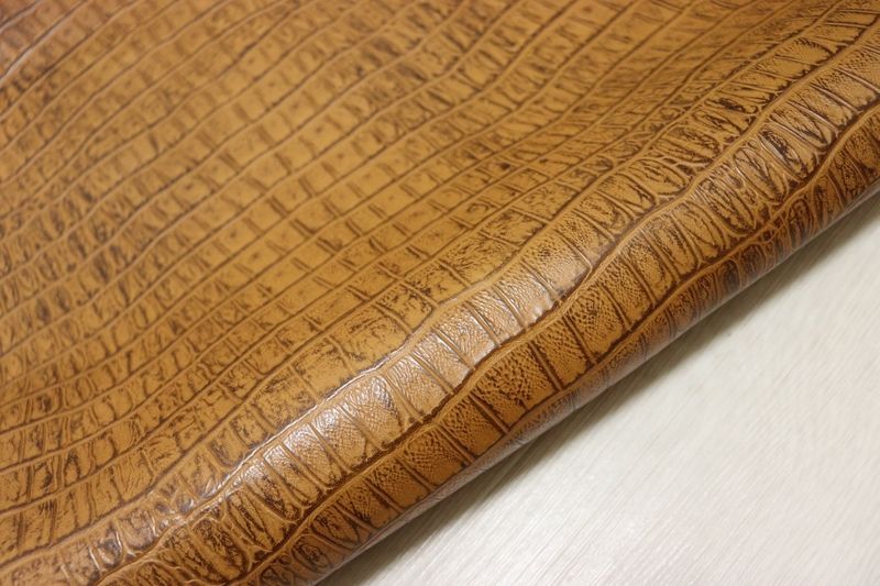 ナチュラルブラウン 117ds ヌメ革 ショルダーレザー 牛革 イタリア レザー クロコ型押し はぎれ 一枚革 レザークラフト 革 皮 本革 diy 生地 材料