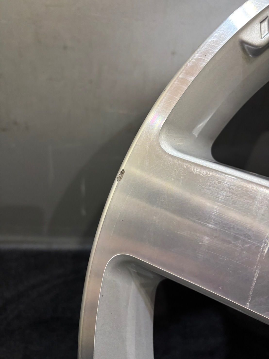 ベンツ MLクラス W 166 AMG 19インチ 8 5 J 59 112 H アルミホイール 1本 1 K 518