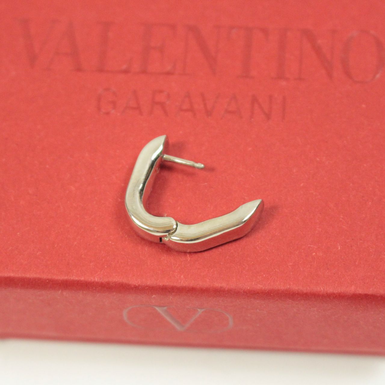 Vロゴ シングルピアス