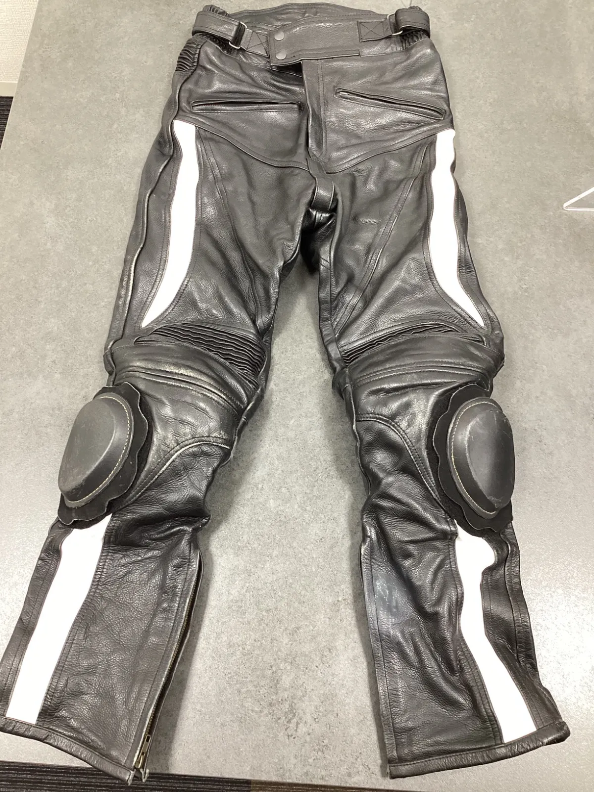 2026年最新】レザー パンツ clooneyの人気アイテム - メルカリ
