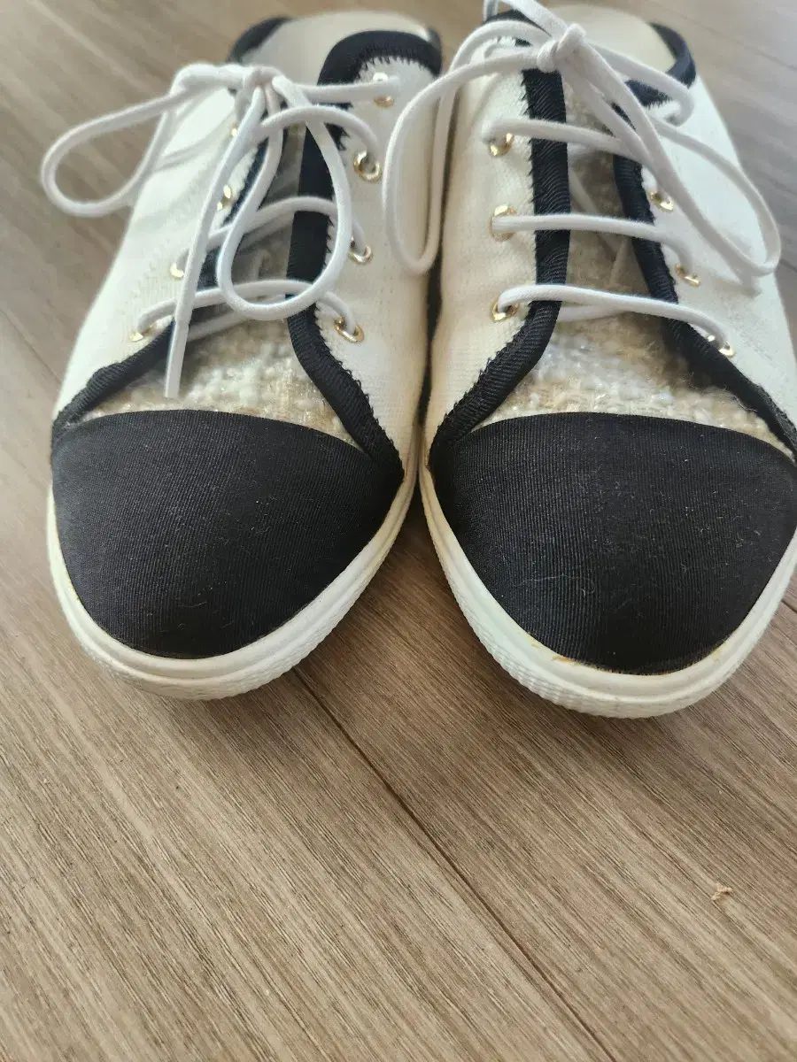 スニーカー ミュール