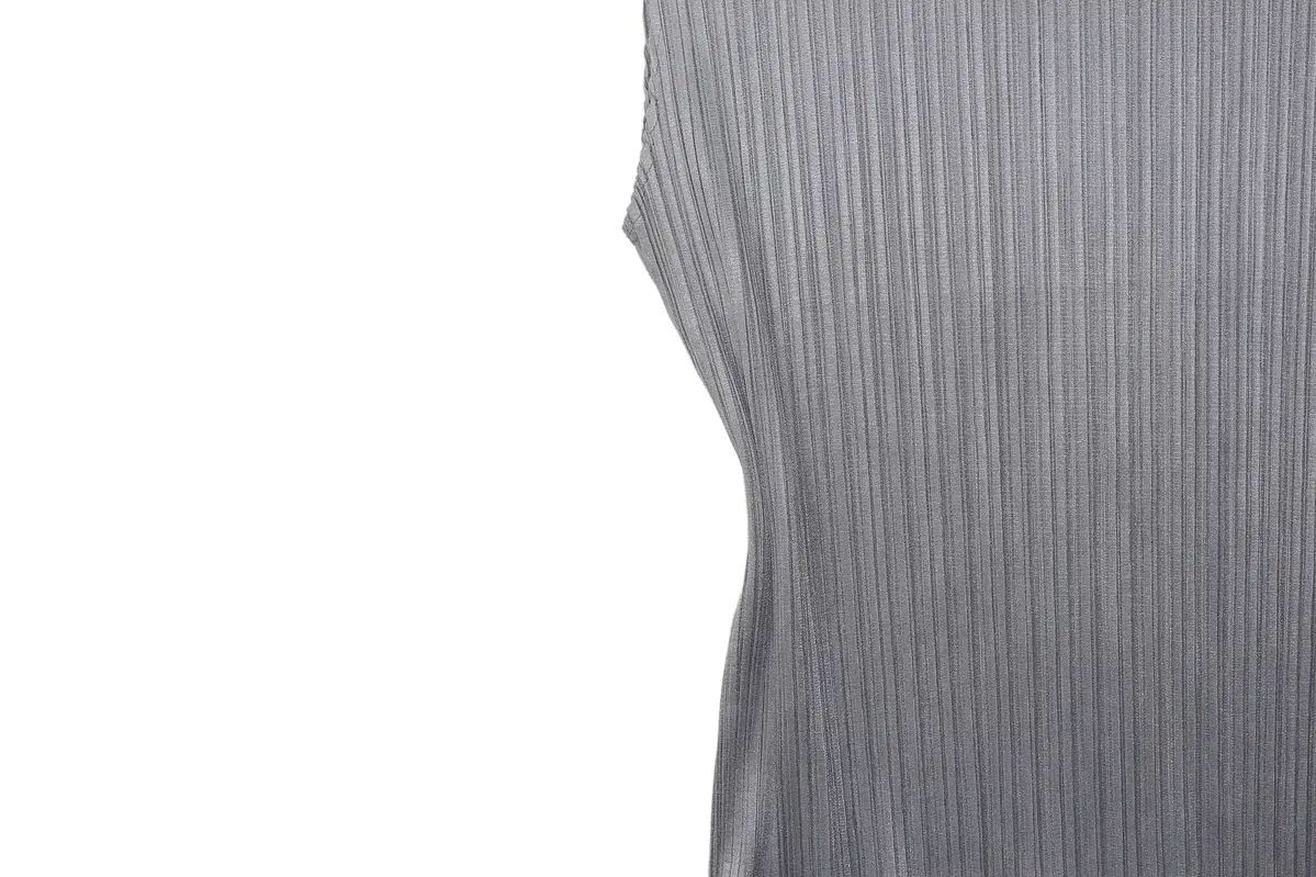 プリーツプリーズ ノースリーブトップス