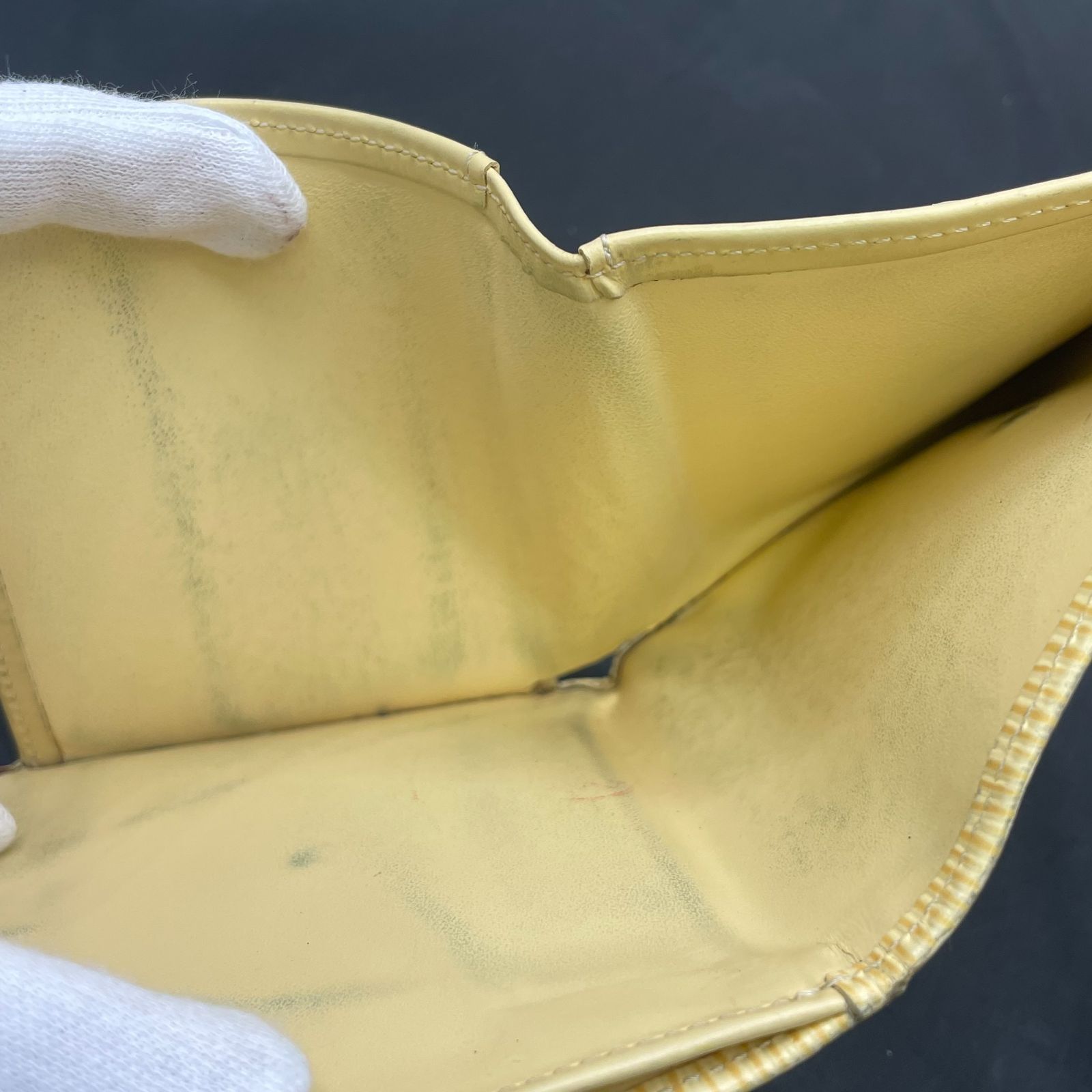 ホワイト B25091239