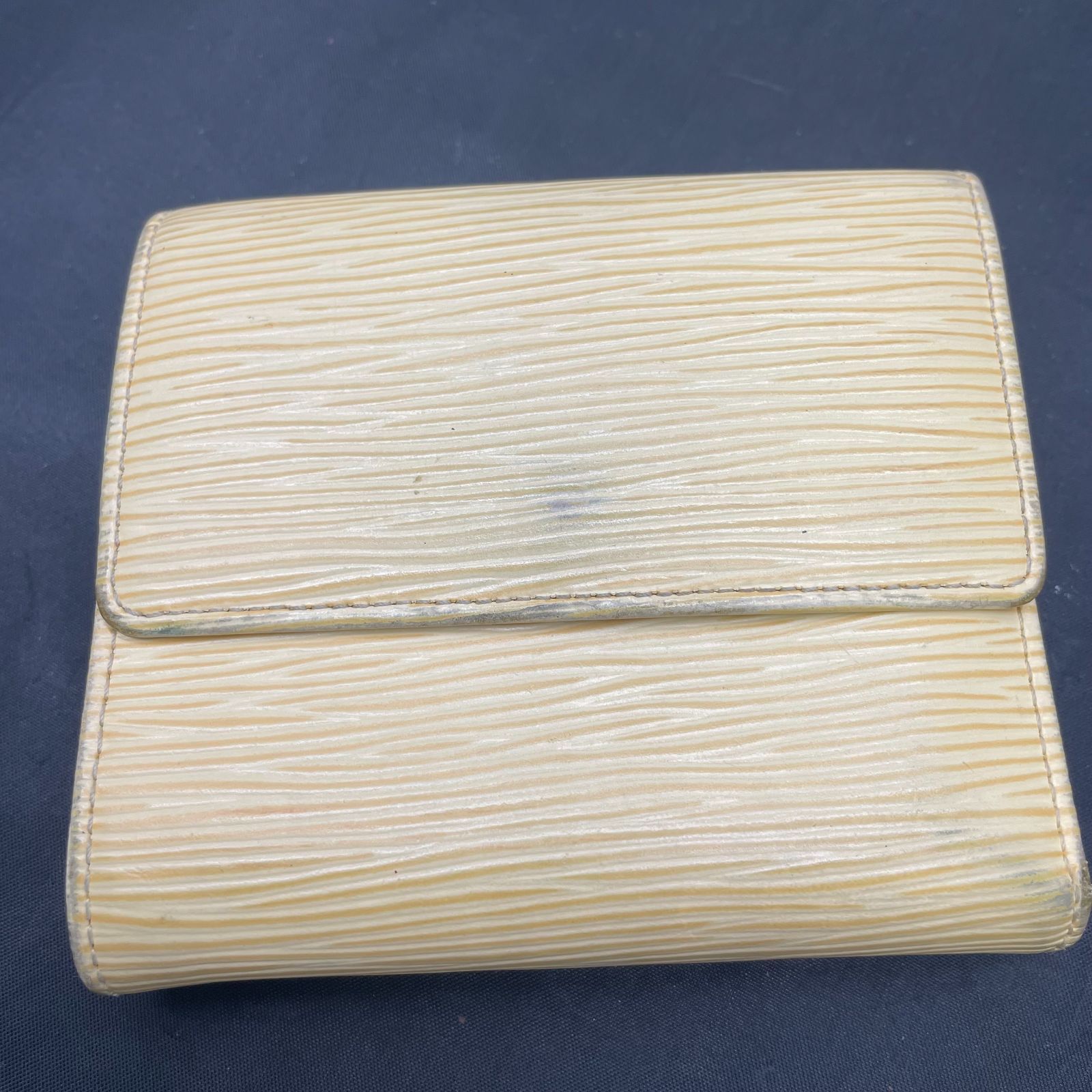 ルイヴィトン エピ 財布 ホワイト B25091239