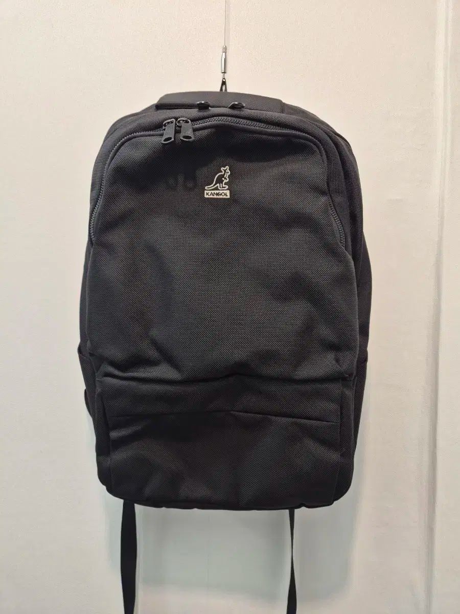 カンゴール ブラック バックパック- モデル名 KLEEBP11834