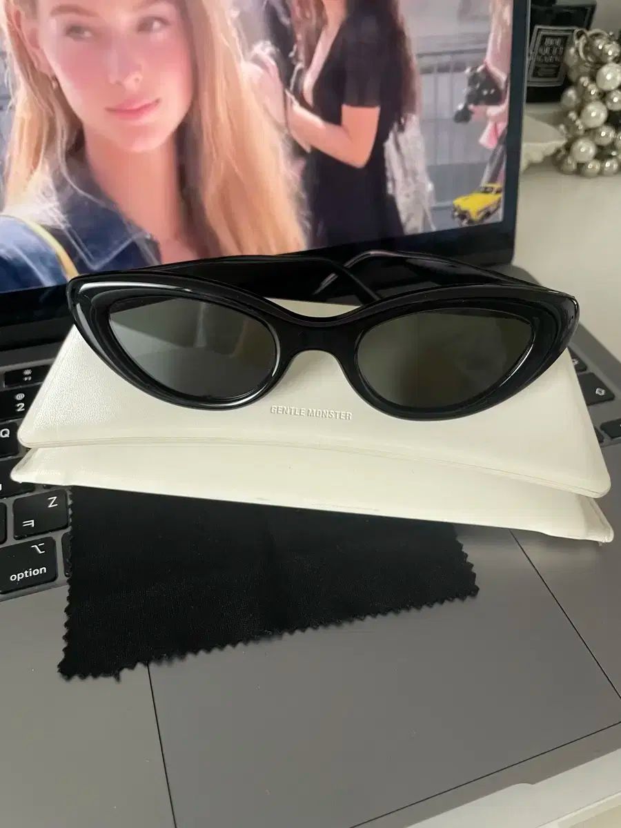 GENTLE MONSTER ジェントルモンスター コニックサングラス