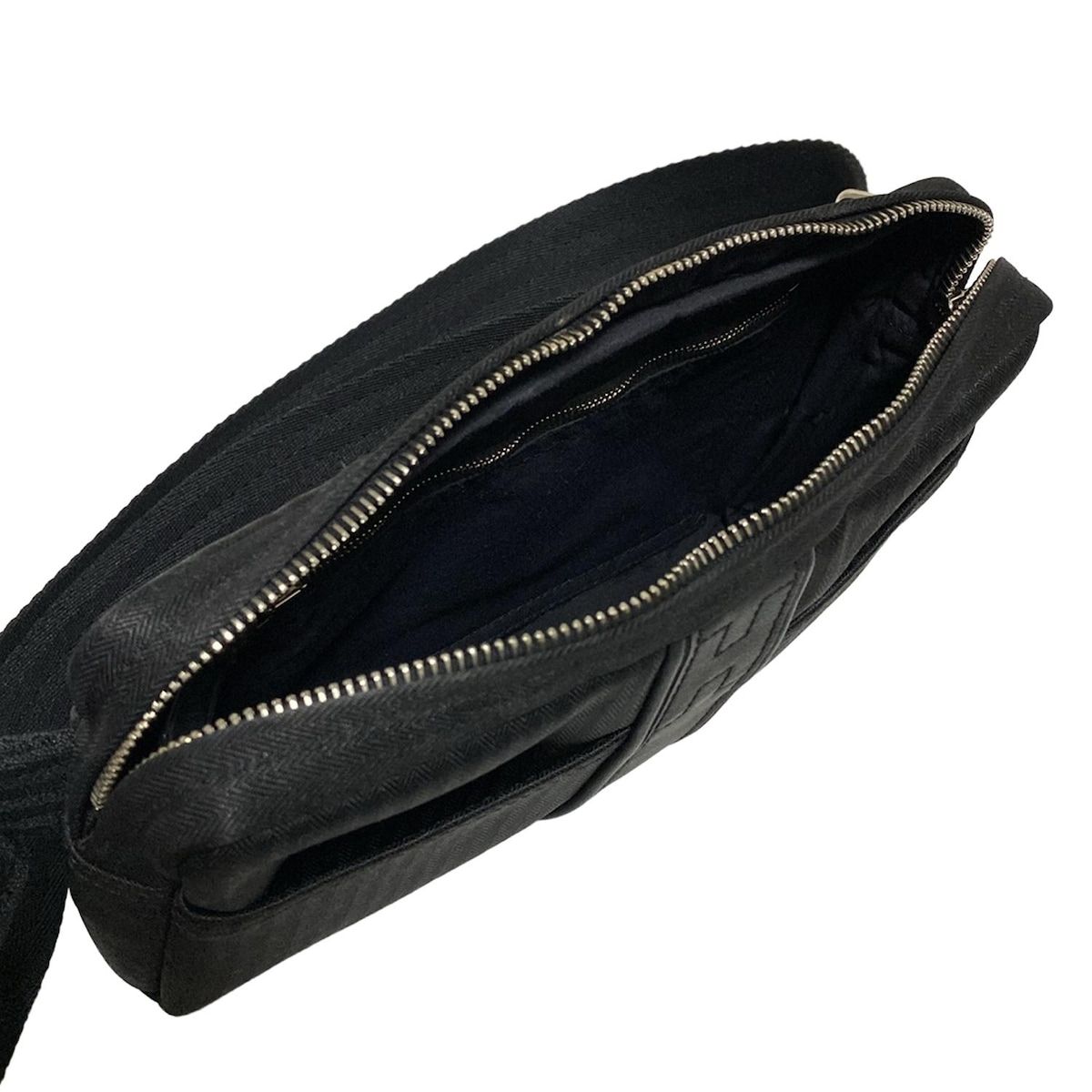 ウエストポーチ