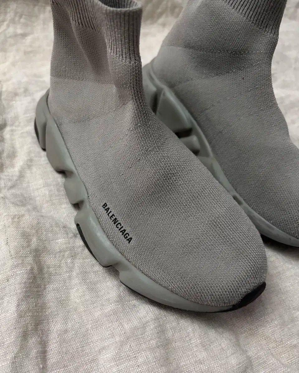 バレンシアガ キッズ スピード ランナー グレー