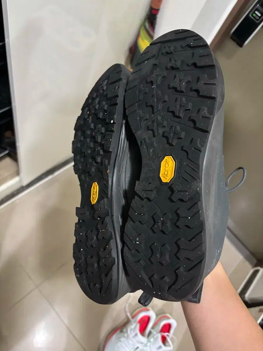 アークテリクス Konseal