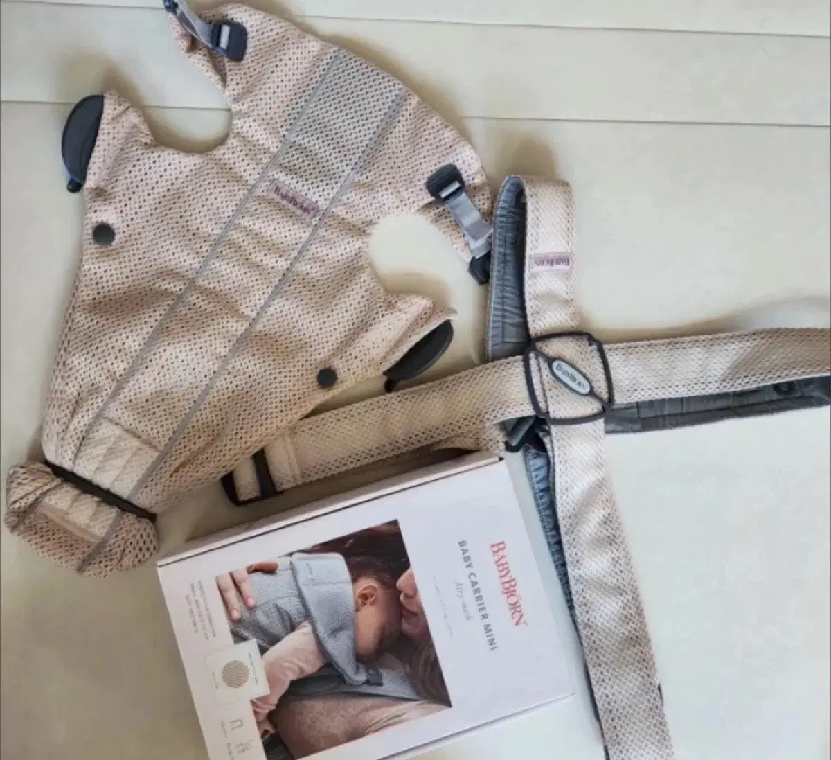 赤ちゃん ミニ フェアリーピンク メッシュ ベビーキャリア