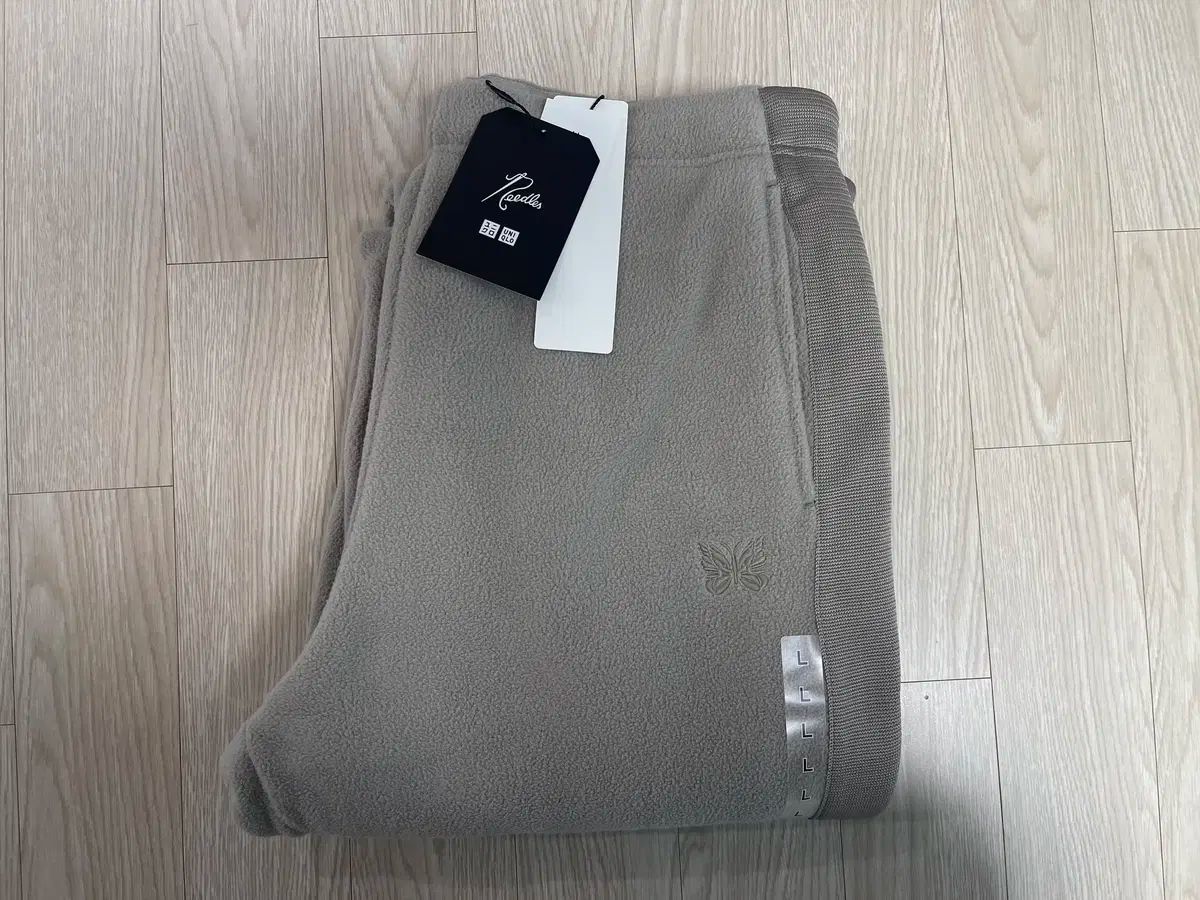 ユニクロ ニードルズ ベージュ パンツ L