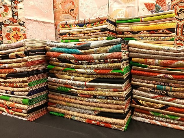 平和屋着物 袋帯 西陣 まとめて100点 鳳凰 鶴 孔雀羽 人物 蝶 更紗 花柄 宝相華 楽器 佐賀錦 金銀糸 など あり 全て正絹 mmm082