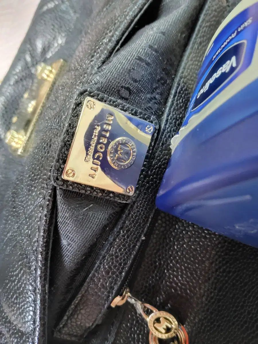 METROCITY ブラック キルティング チェーンバッグ