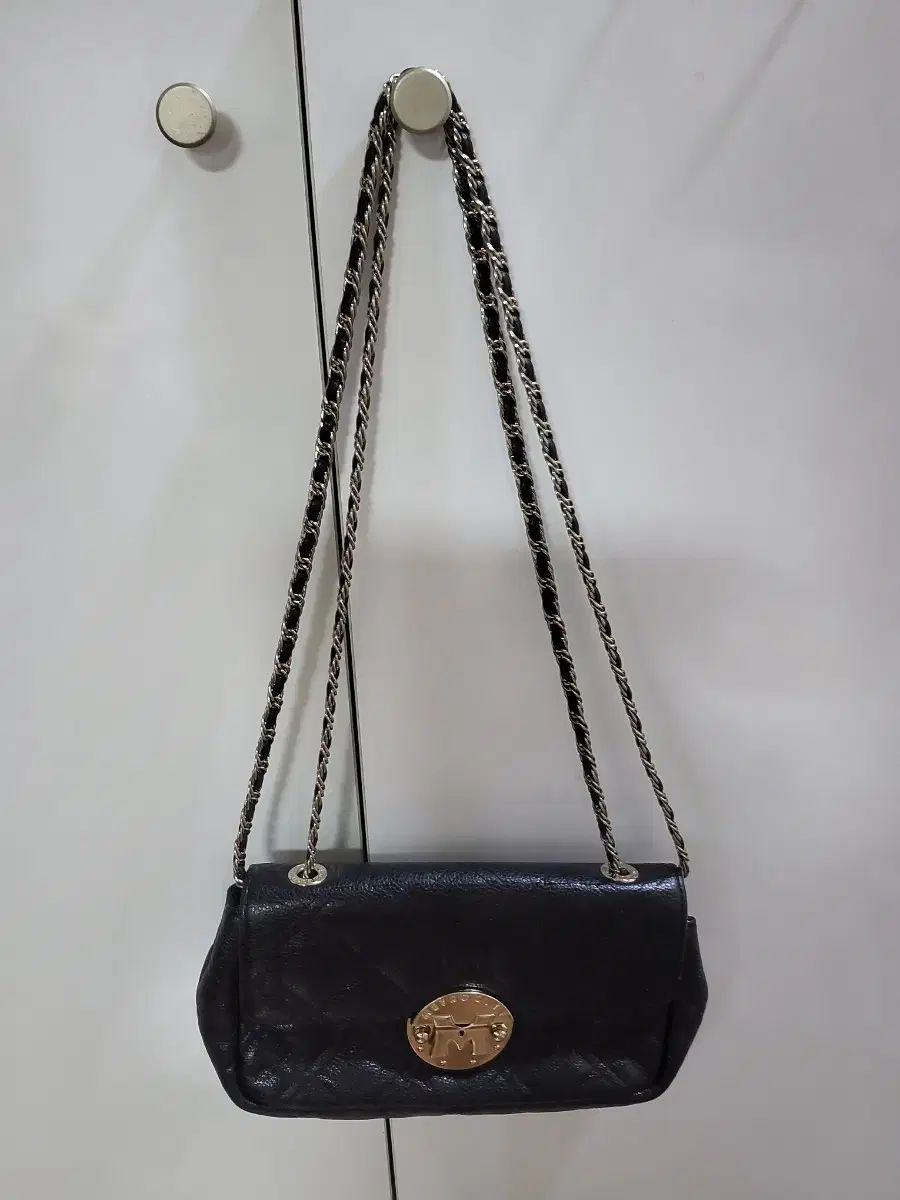 METROCITY ブラック キルティング チェーンバッグ DECORATOM_COM_BR