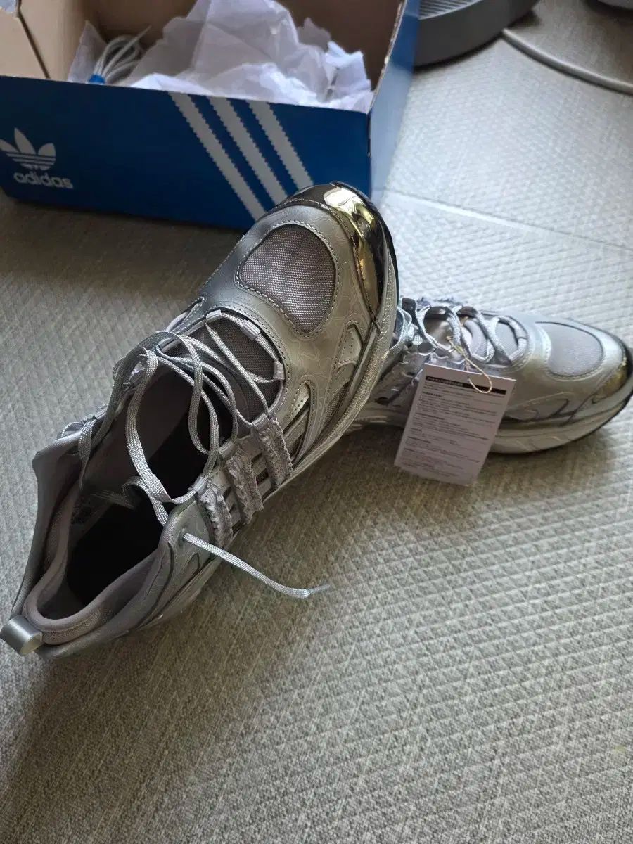 アディダス アディスタ ポーズ シルバー バレエシューズ スニーカー レディース サイズ300