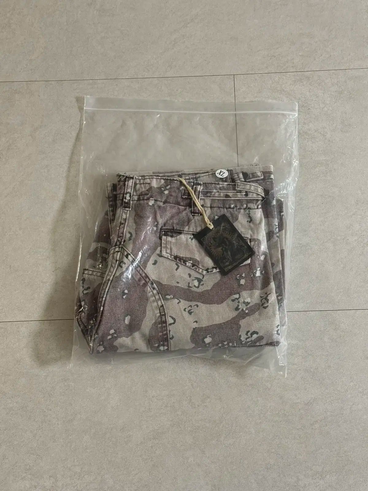 ブラックアウト デザート カーペンター XL 迷彩パンツ