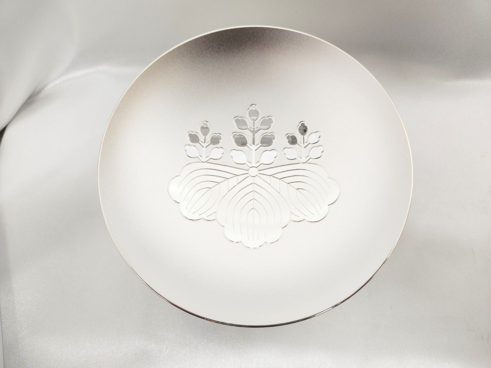 純銀 sv1000 SILVER刻印 造幣局刻印 内閣総理大臣 贈 136.1g M-1648