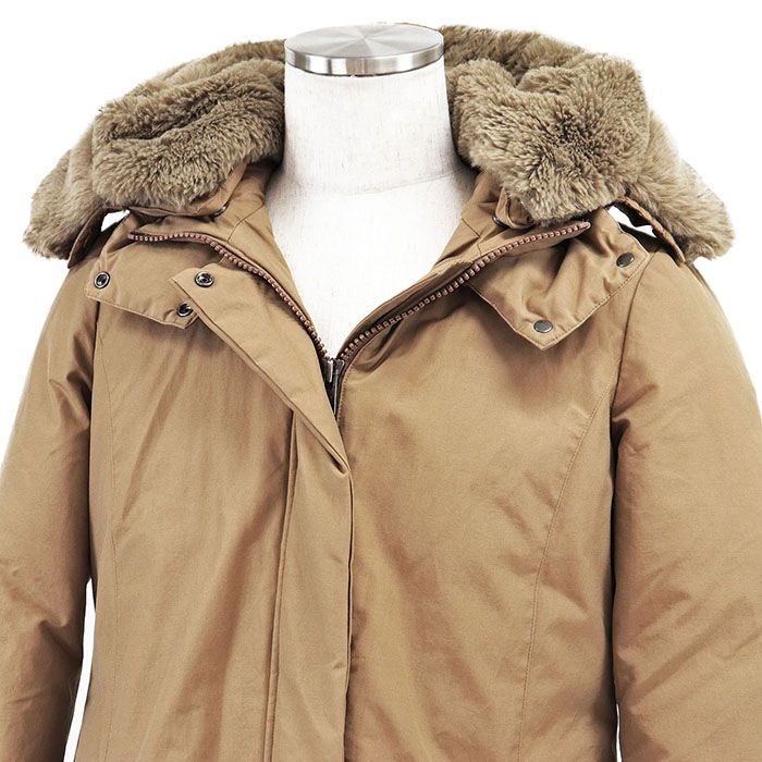 WOOLRICH ウールリッチ ダウンジャケット ボウブリッジパーカー ロゴ メタルチャーム ボタン 60 40クロス フェイクファー フード取り外し可 フライフロント コート アウター メンズ サイズ M カーキ